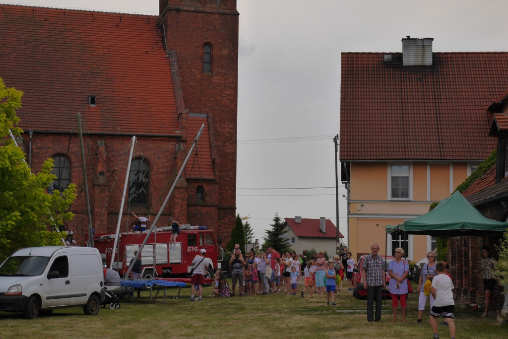 Ulewa dzieciom niestraszna. Piknik rodzinny w Szydłowicach [fotorelacja]
