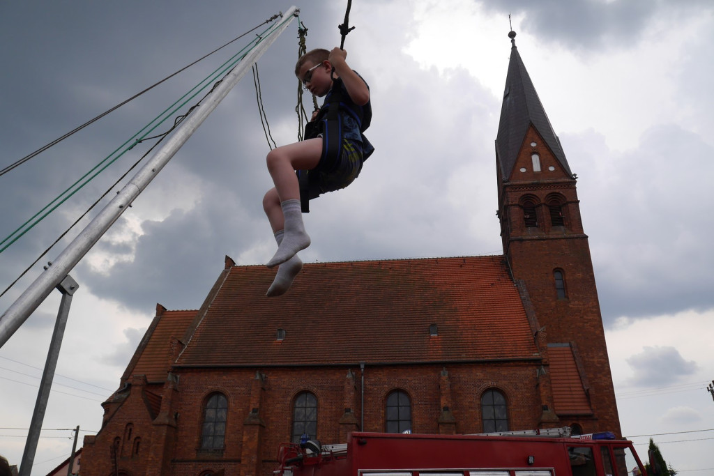 Ulewa dzieciom niestraszna. Piknik rodzinny w Szydłowicach [fotorelacja]