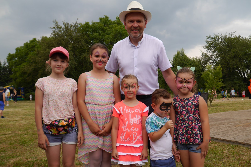 Ulewa dzieciom niestraszna. Piknik rodzinny w Szydłowicach [fotorelacja]