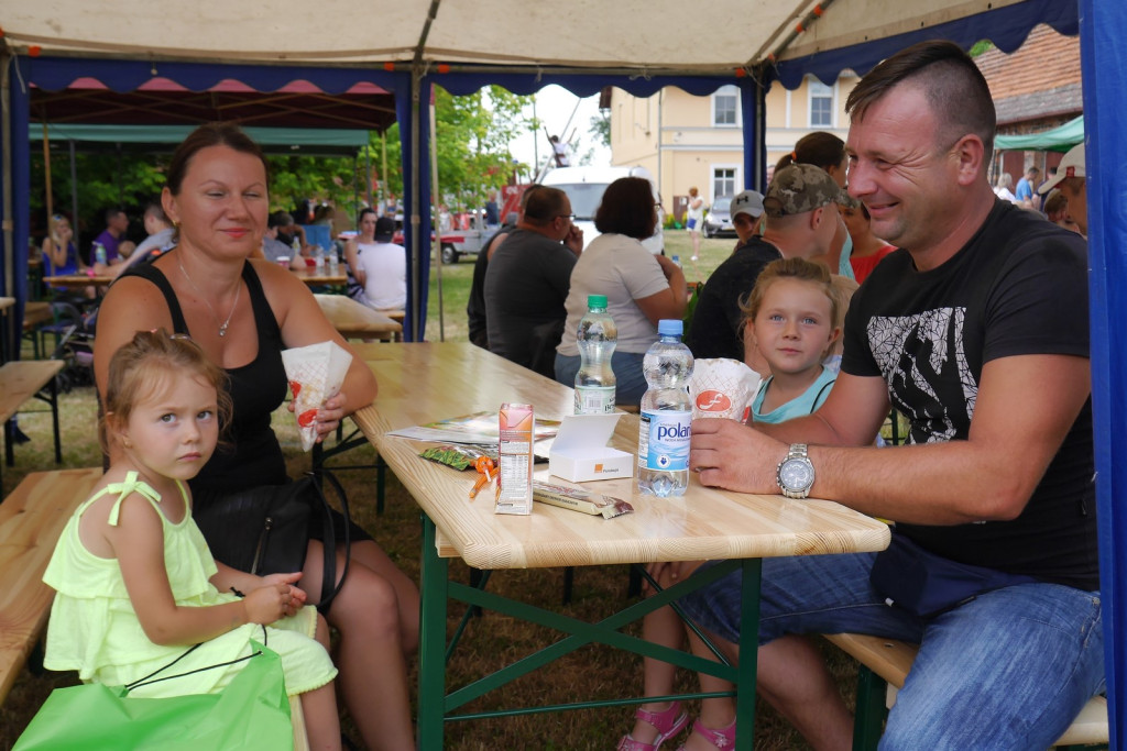 Ulewa dzieciom niestraszna. Piknik rodzinny w Szydłowicach [fotorelacja]