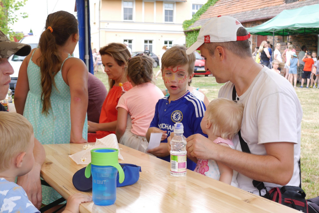Ulewa dzieciom niestraszna. Piknik rodzinny w Szydłowicach [fotorelacja]