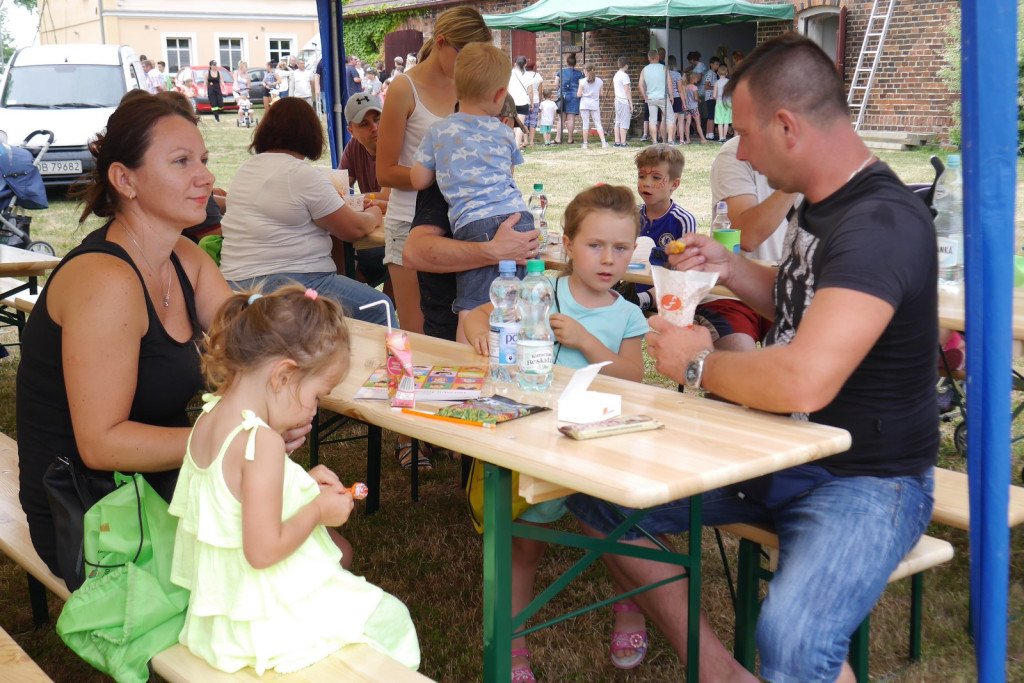 Ulewa dzieciom niestraszna. Piknik rodzinny w Szydłowicach [fotorelacja]