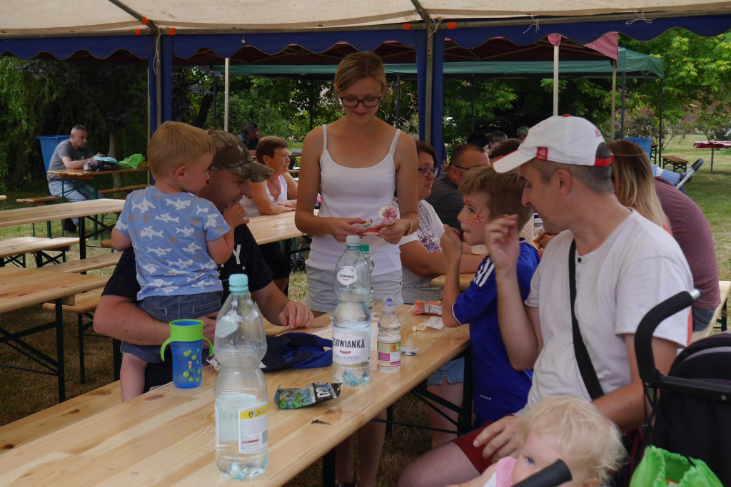 Ulewa dzieciom niestraszna. Piknik rodzinny w Szydłowicach [fotorelacja]