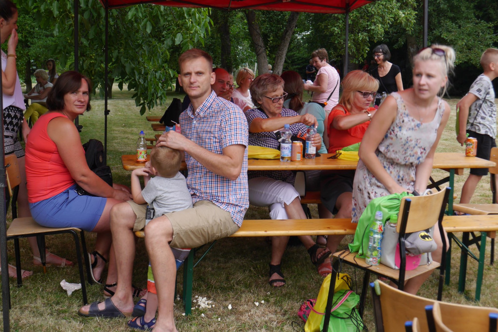 Ulewa dzieciom niestraszna. Piknik rodzinny w Szydłowicach [fotorelacja]