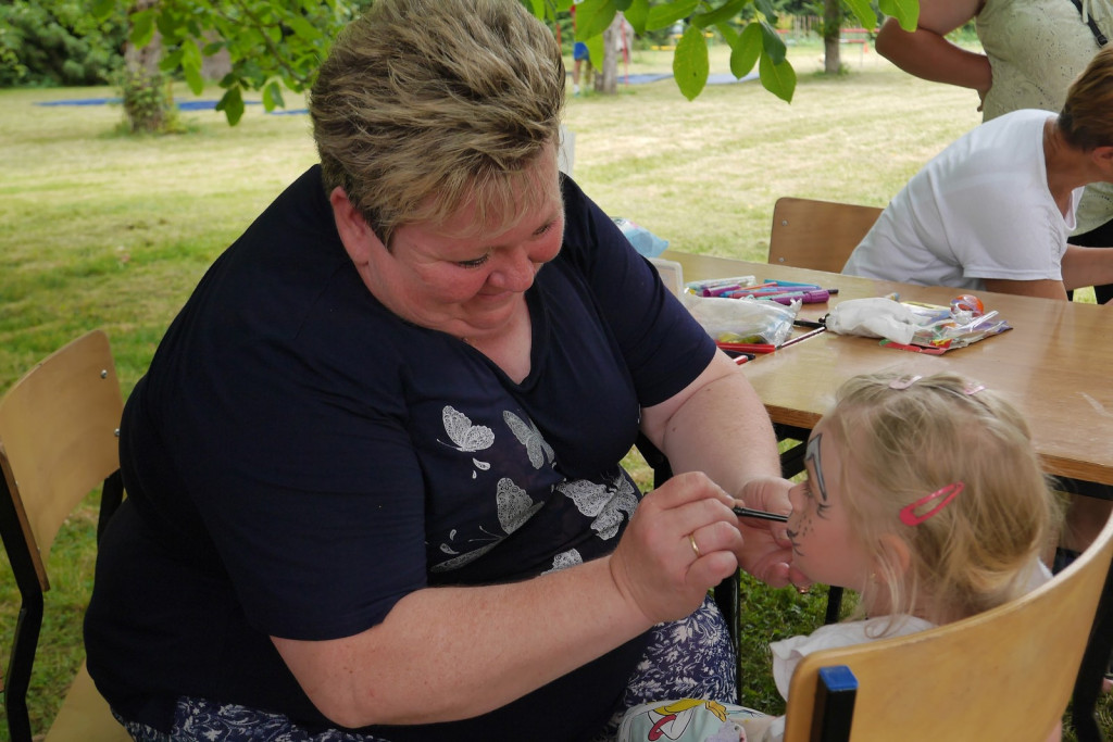 Ulewa dzieciom niestraszna. Piknik rodzinny w Szydłowicach [fotorelacja]