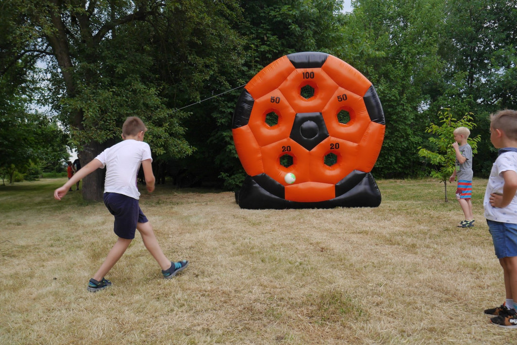 Ulewa dzieciom niestraszna. Piknik rodzinny w Szydłowicach [fotorelacja]