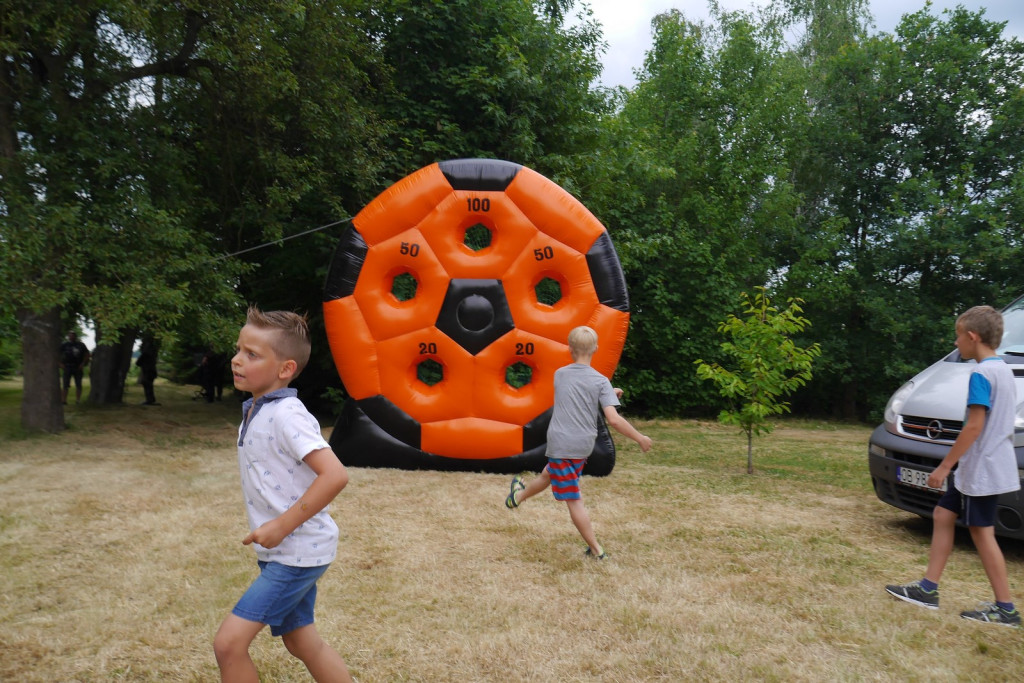 Ulewa dzieciom niestraszna. Piknik rodzinny w Szydłowicach [fotorelacja]