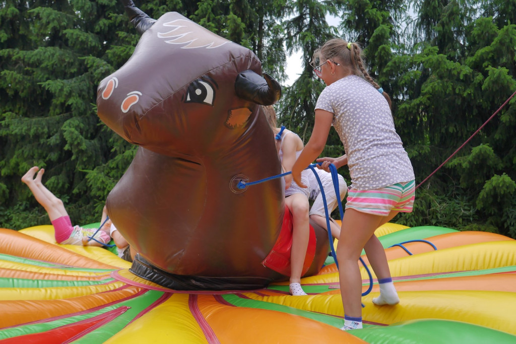 Ulewa dzieciom niestraszna. Piknik rodzinny w Szydłowicach [fotorelacja]