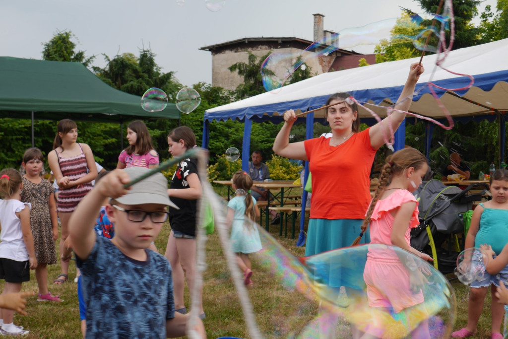 Ulewa dzieciom niestraszna. Piknik rodzinny w Szydłowicach [fotorelacja]