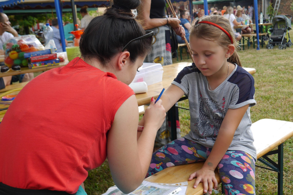 Ulewa dzieciom niestraszna. Piknik rodzinny w Szydłowicach [fotorelacja]