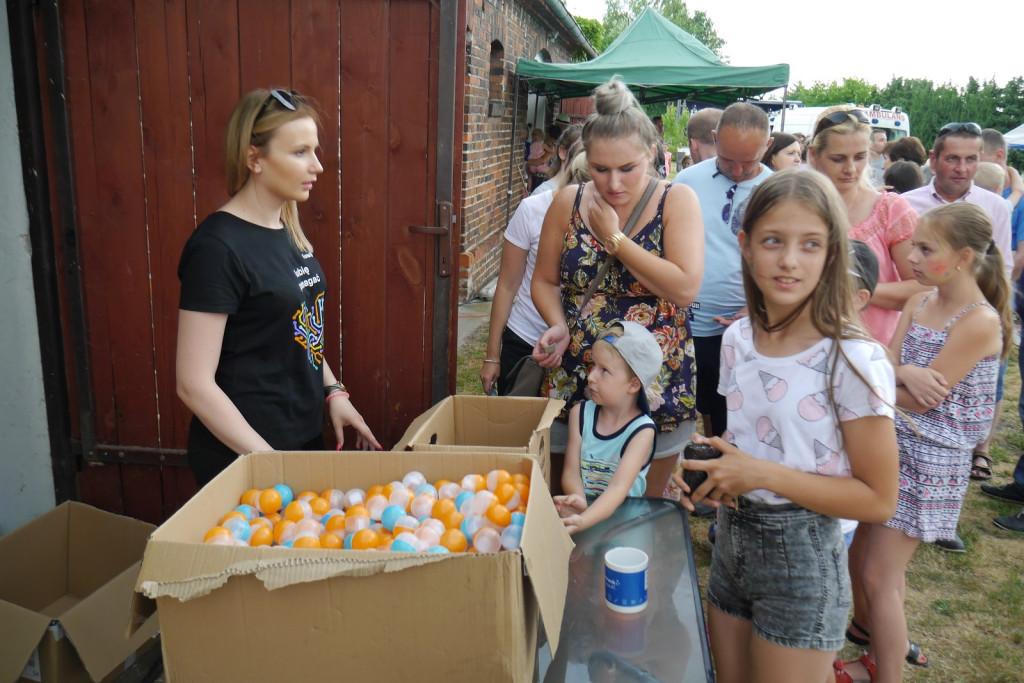 Ulewa dzieciom niestraszna. Piknik rodzinny w Szydłowicach [fotorelacja]