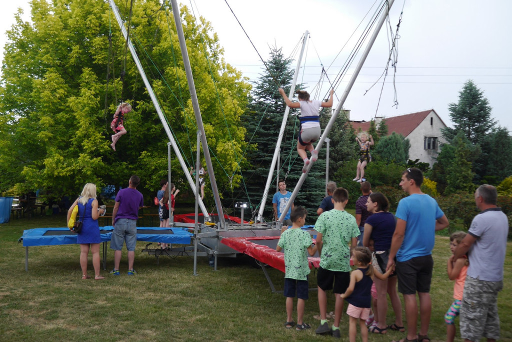 Ulewa dzieciom niestraszna. Piknik rodzinny w Szydłowicach [fotorelacja]
