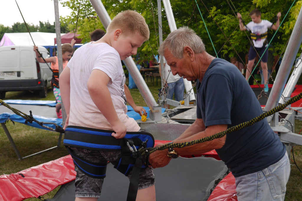 Ulewa dzieciom niestraszna. Piknik rodzinny w Szydłowicach [fotorelacja]