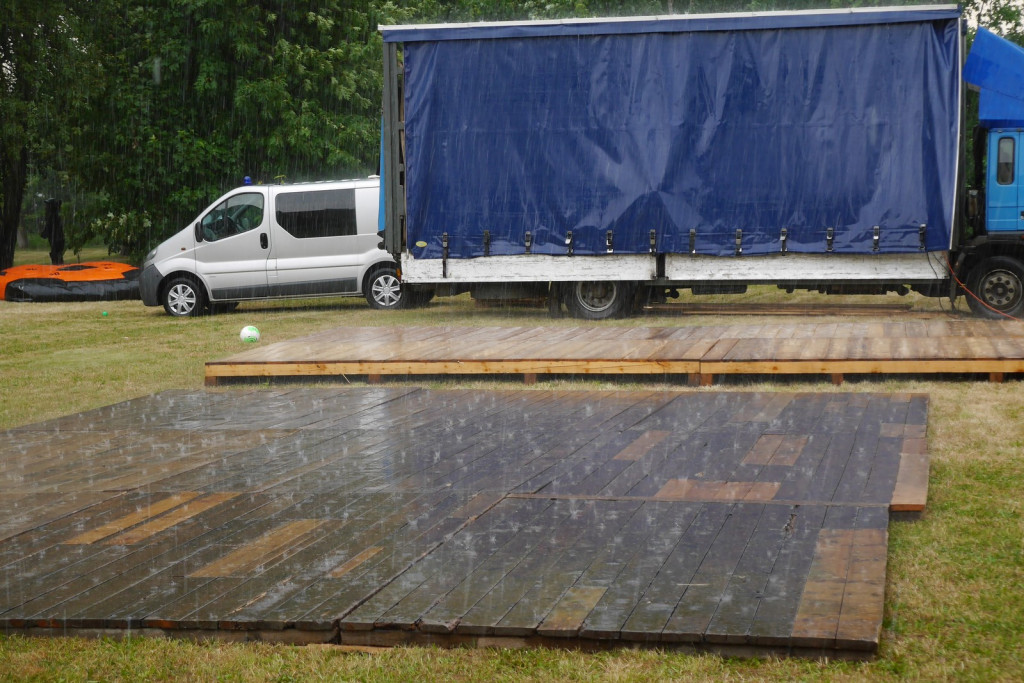 Ulewa dzieciom niestraszna. Piknik rodzinny w Szydłowicach [fotorelacja]