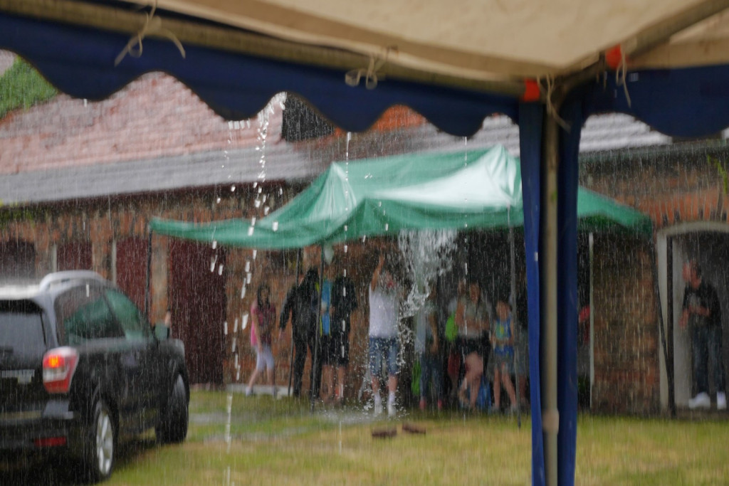 Ulewa dzieciom niestraszna. Piknik rodzinny w Szydłowicach [fotorelacja]
