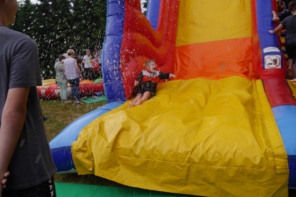 Ulewa dzieciom niestraszna. Piknik rodzinny w Szydłowicach [fotorelacja]