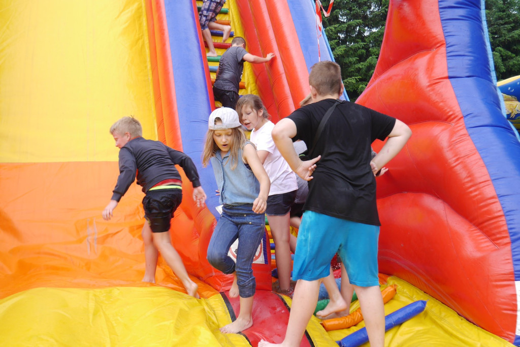 Ulewa dzieciom niestraszna. Piknik rodzinny w Szydłowicach [fotorelacja]