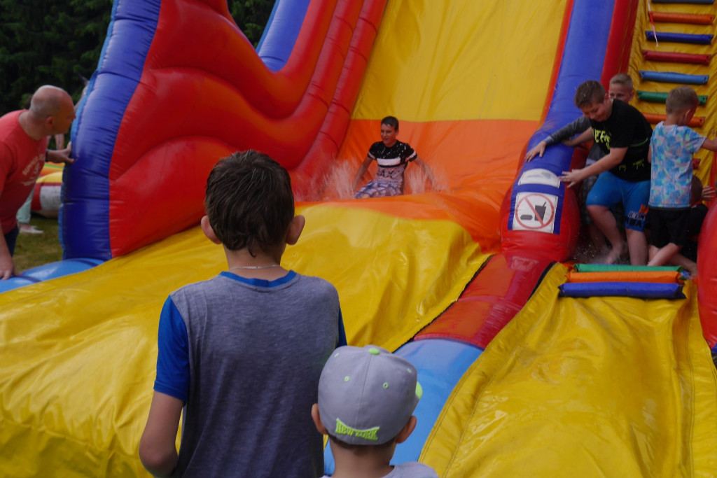 Ulewa dzieciom niestraszna. Piknik rodzinny w Szydłowicach [fotorelacja]