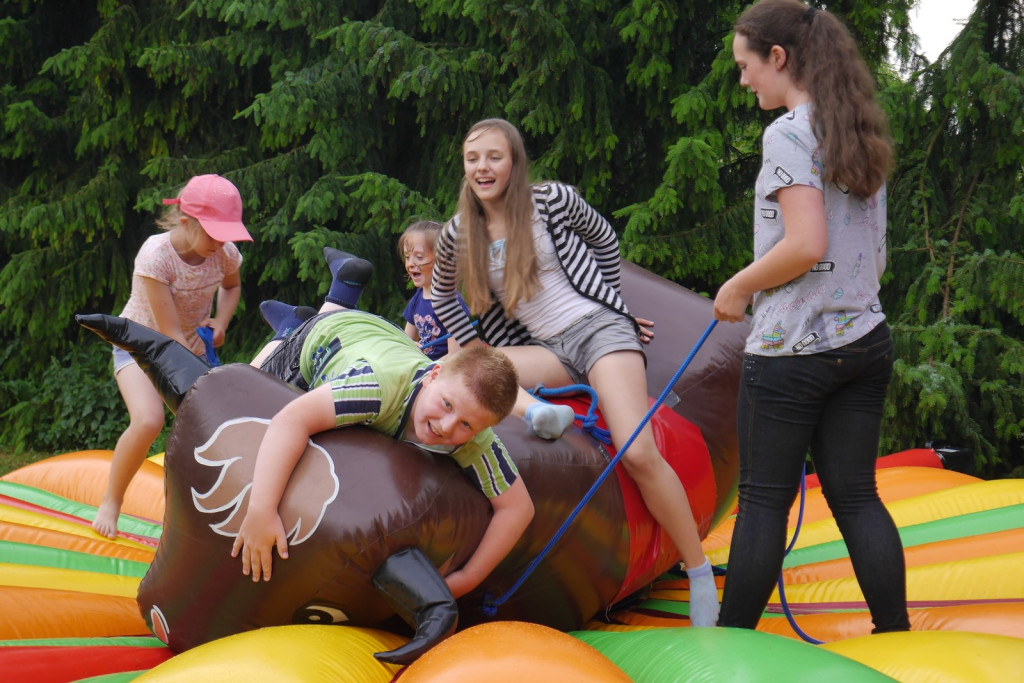 Ulewa dzieciom niestraszna. Piknik rodzinny w Szydłowicach [fotorelacja]