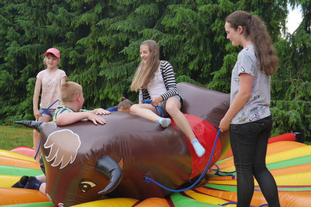 Ulewa dzieciom niestraszna. Piknik rodzinny w Szydłowicach [fotorelacja]
