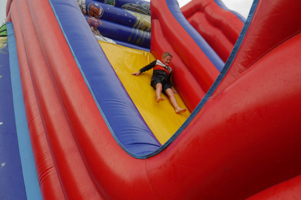 Ulewa dzieciom niestraszna. Piknik rodzinny w Szydłowicach [fotorelacja]