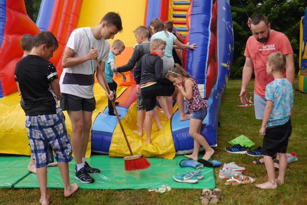 Ulewa dzieciom niestraszna. Piknik rodzinny w Szydłowicach [fotorelacja]