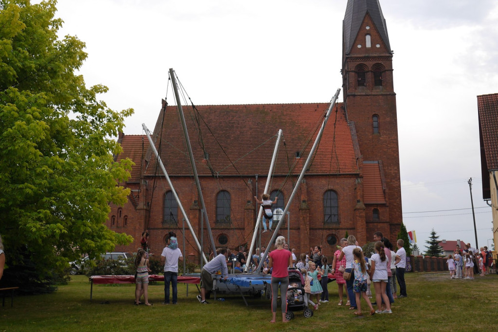 Ulewa dzieciom niestraszna. Piknik rodzinny w Szydłowicach [fotorelacja]