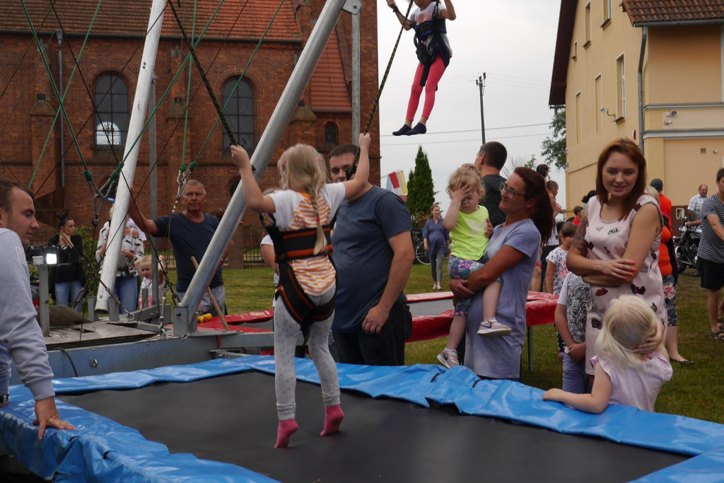 Ulewa dzieciom niestraszna. Piknik rodzinny w Szydłowicach [fotorelacja]