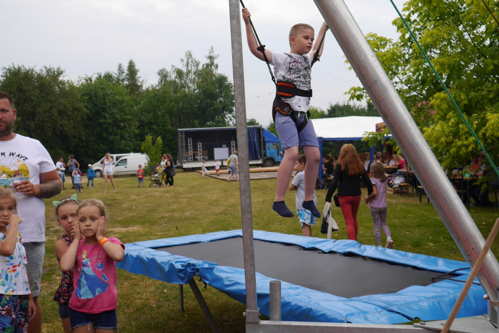 Ulewa dzieciom niestraszna. Piknik rodzinny w Szydłowicach [fotorelacja]