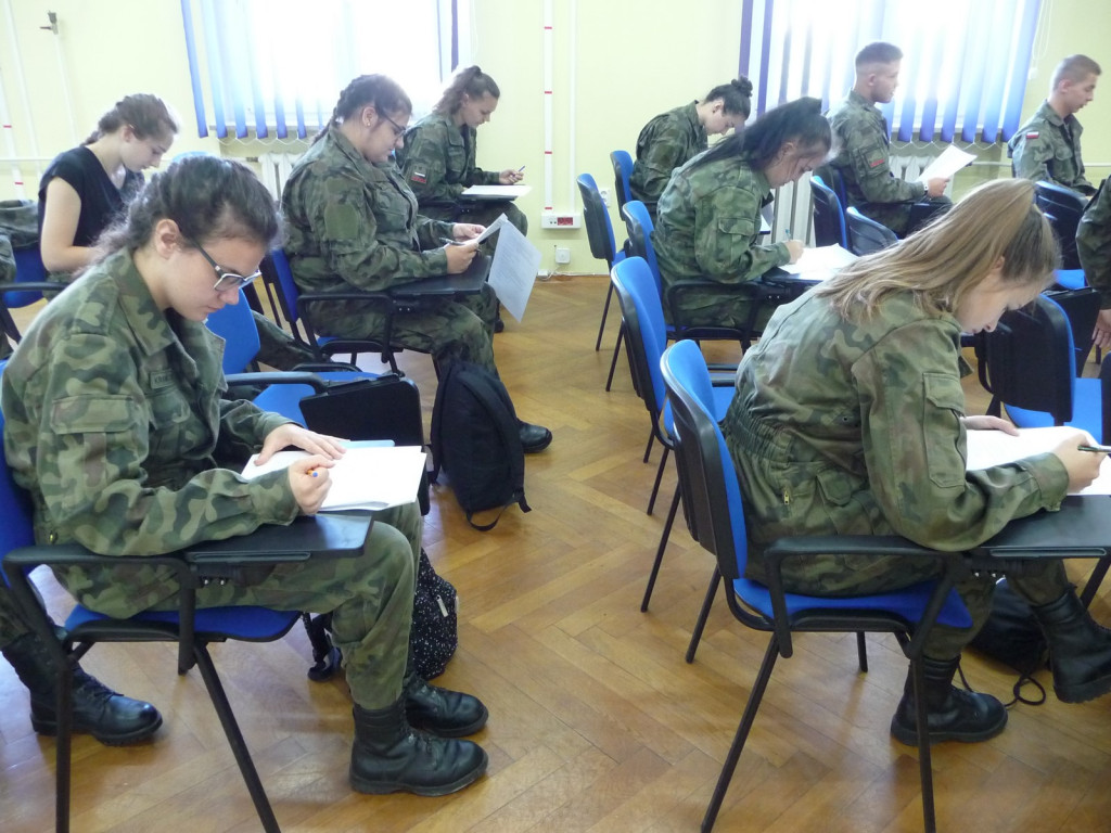 Egzamin certyfikowanych klas mundurowych