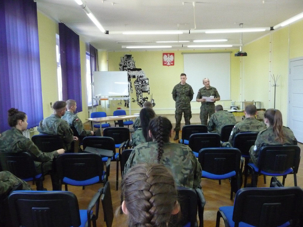 Egzamin certyfikowanych klas mundurowych