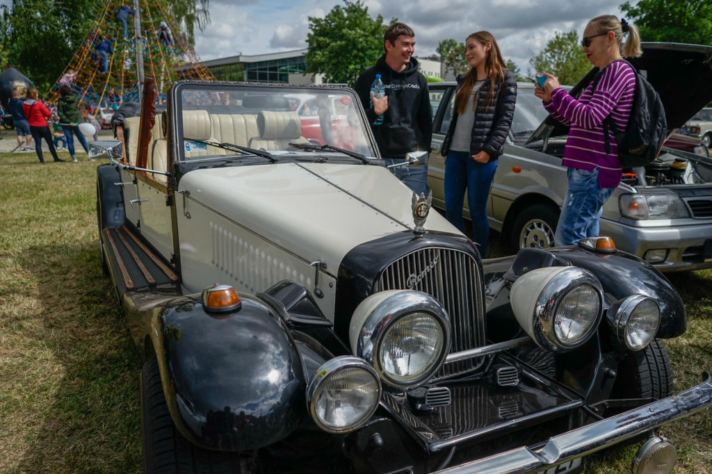 Międzynarodowy Zlot Pojazdów Zabytkowych w Oławie 2018 [fotorelacja]