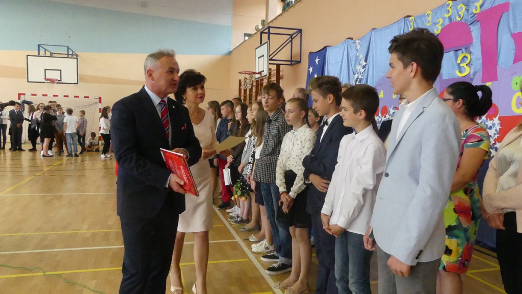 Uroczyste zakończenie roku szkolnego w Publicznej Szkole Podstawowej  nr 6 w Brzegu