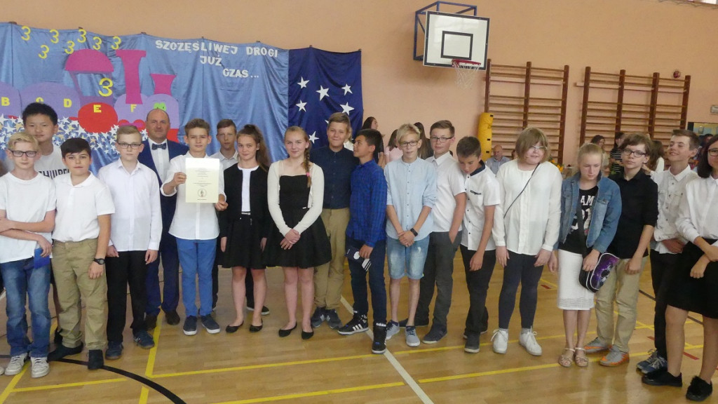 Uroczyste zakończenie roku szkolnego w Publicznej Szkole Podstawowej  nr 6 w Brzegu