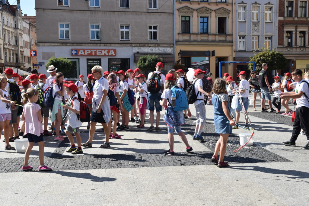Atrakcyjna niedziela z bańkami mydlanymi i muzyką w plenerze [fotorelacja]