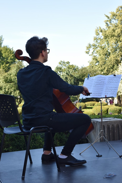 Atrakcyjna niedziela z bańkami mydlanymi i muzyką w plenerze [fotorelacja]
