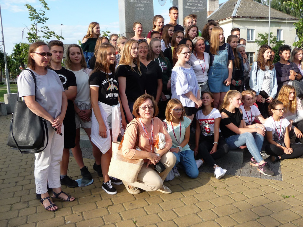 Wielopokoleniowa integracja kulturowa z Polakami na Litwie.  Śladami Polaków na Litwie.