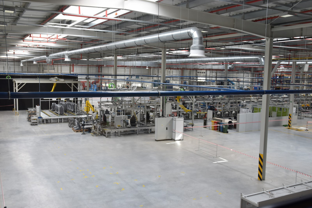 Rozbudowa fabryki Adient w Skarbimierzu-Osiedle. Zwiększenie przestrzeni produkcyjnej zapewni firmie wiele korzyści