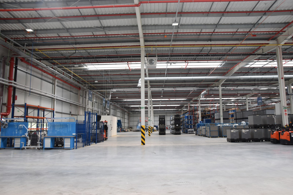 Rozbudowa fabryki Adient w Skarbimierzu-Osiedle. Zwiększenie przestrzeni produkcyjnej zapewni firmie wiele korzyści