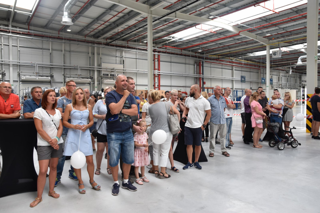 Rozbudowa fabryki Adient w Skarbimierzu-Osiedle. Zwiększenie przestrzeni produkcyjnej zapewni firmie wiele korzyści