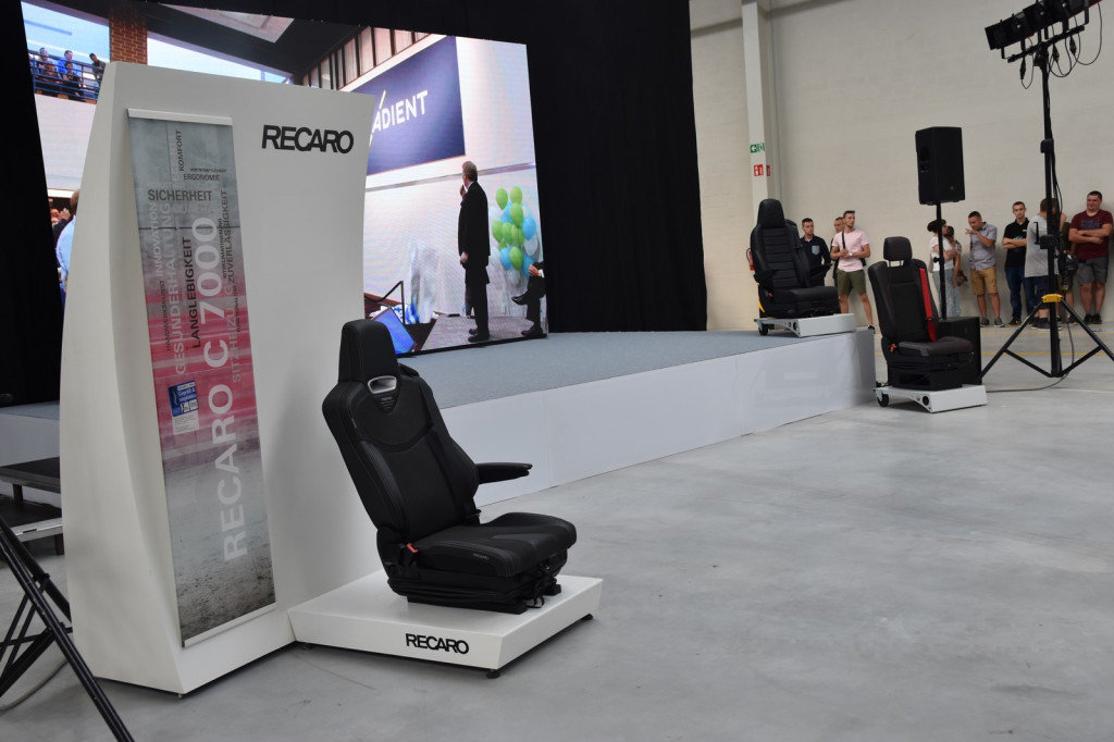 Rozbudowa fabryki Adient w Skarbimierzu-Osiedle. Zwiększenie przestrzeni produkcyjnej zapewni firmie wiele korzyści