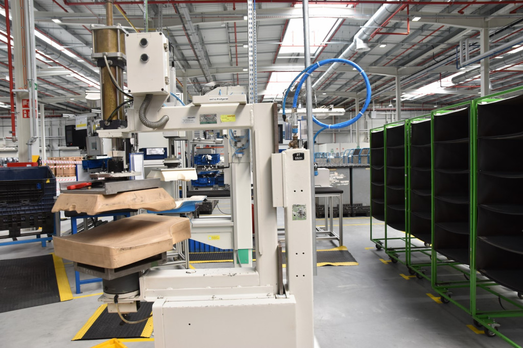 Rozbudowa fabryki Adient w Skarbimierzu-Osiedle. Zwiększenie przestrzeni produkcyjnej zapewni firmie wiele korzyści