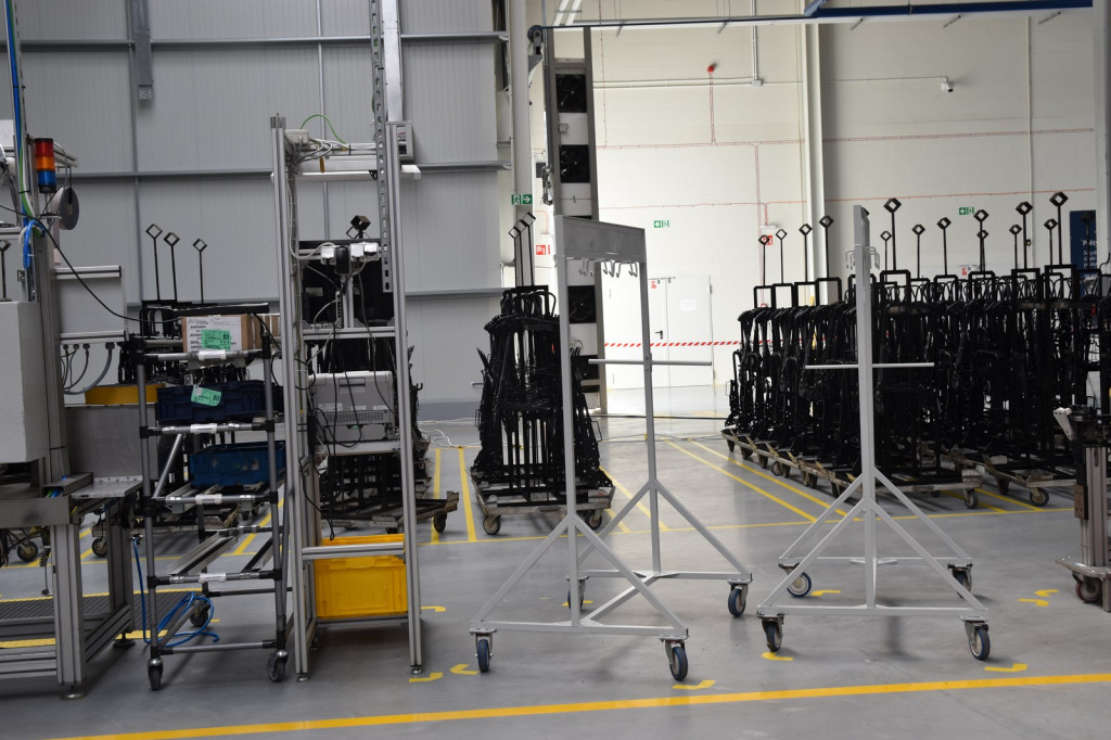 Rozbudowa fabryki Adient w Skarbimierzu-Osiedle. Zwiększenie przestrzeni produkcyjnej zapewni firmie wiele korzyści