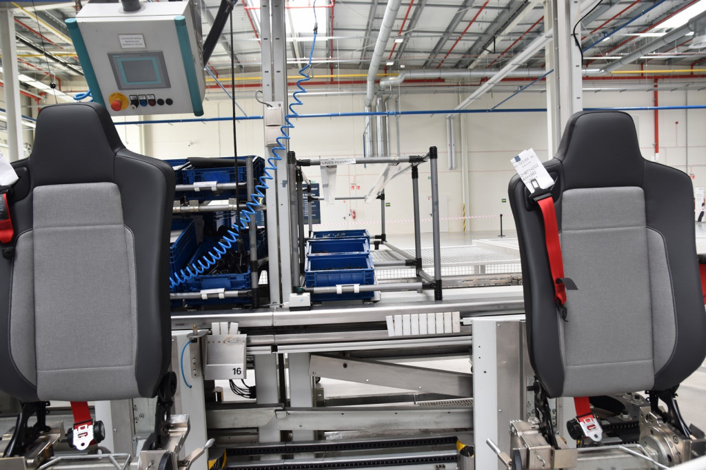 Rozbudowa fabryki Adient w Skarbimierzu-Osiedle. Zwiększenie przestrzeni produkcyjnej zapewni firmie wiele korzyści