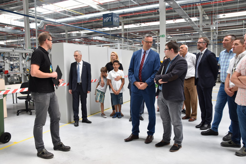 Rozbudowa fabryki Adient w Skarbimierzu-Osiedle. Zwiększenie przestrzeni produkcyjnej zapewni firmie wiele korzyści