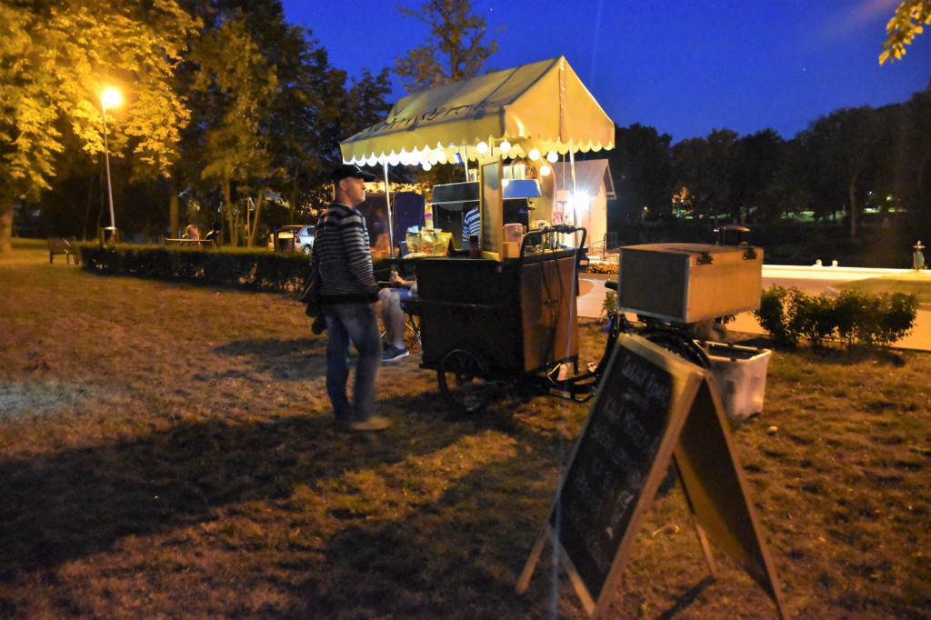 Plenerowy seans filmu pt. 