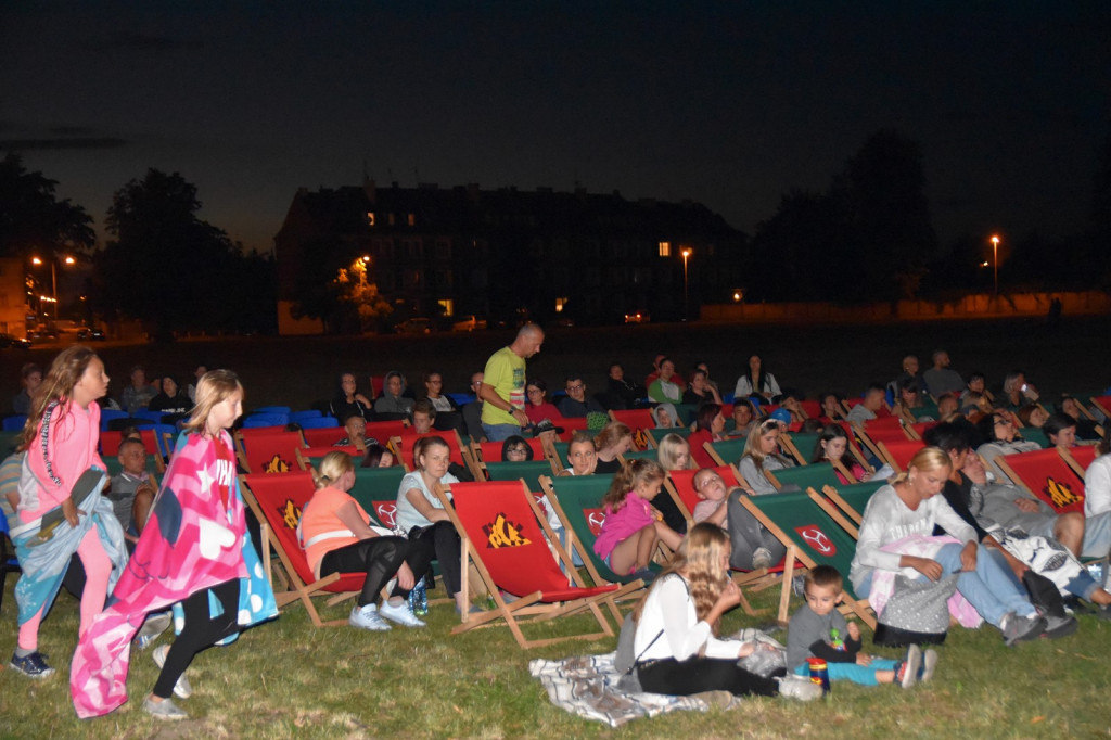 Plenerowy seans filmu pt. 