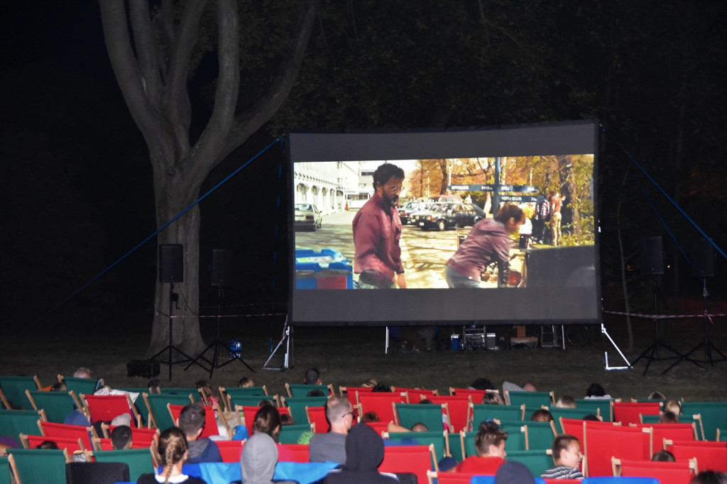 Plenerowy seans filmu pt. 