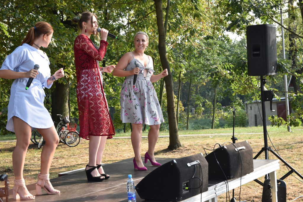 Muzyczna dawka energii od trio 