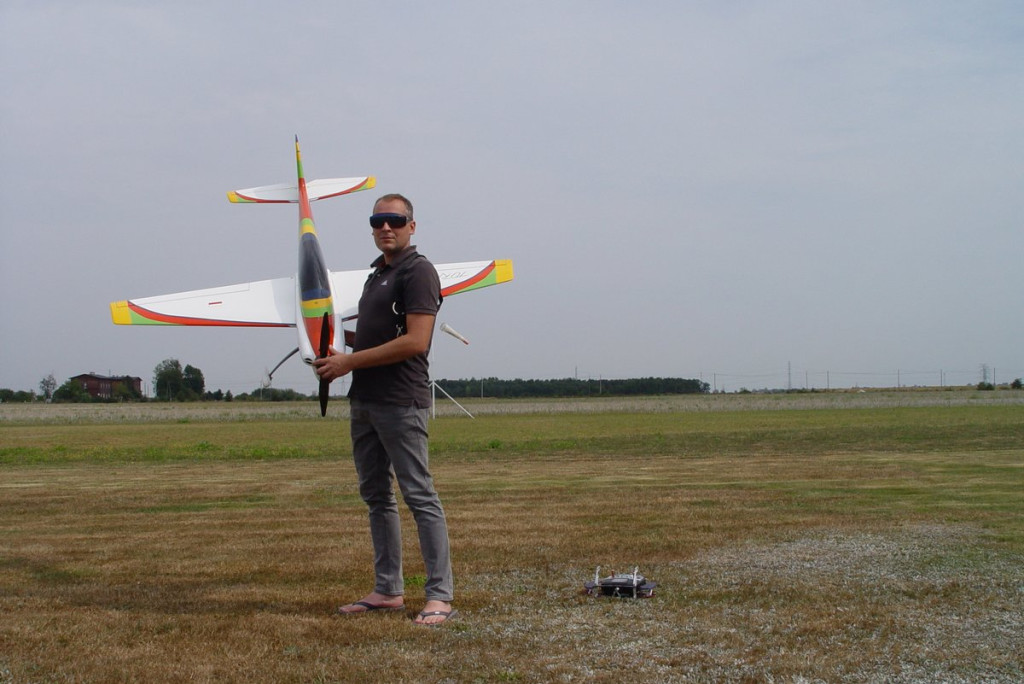 Zawody modeli akrobacyjnych zdalnie sterowanych pod Grodkowem [fotorelacja]